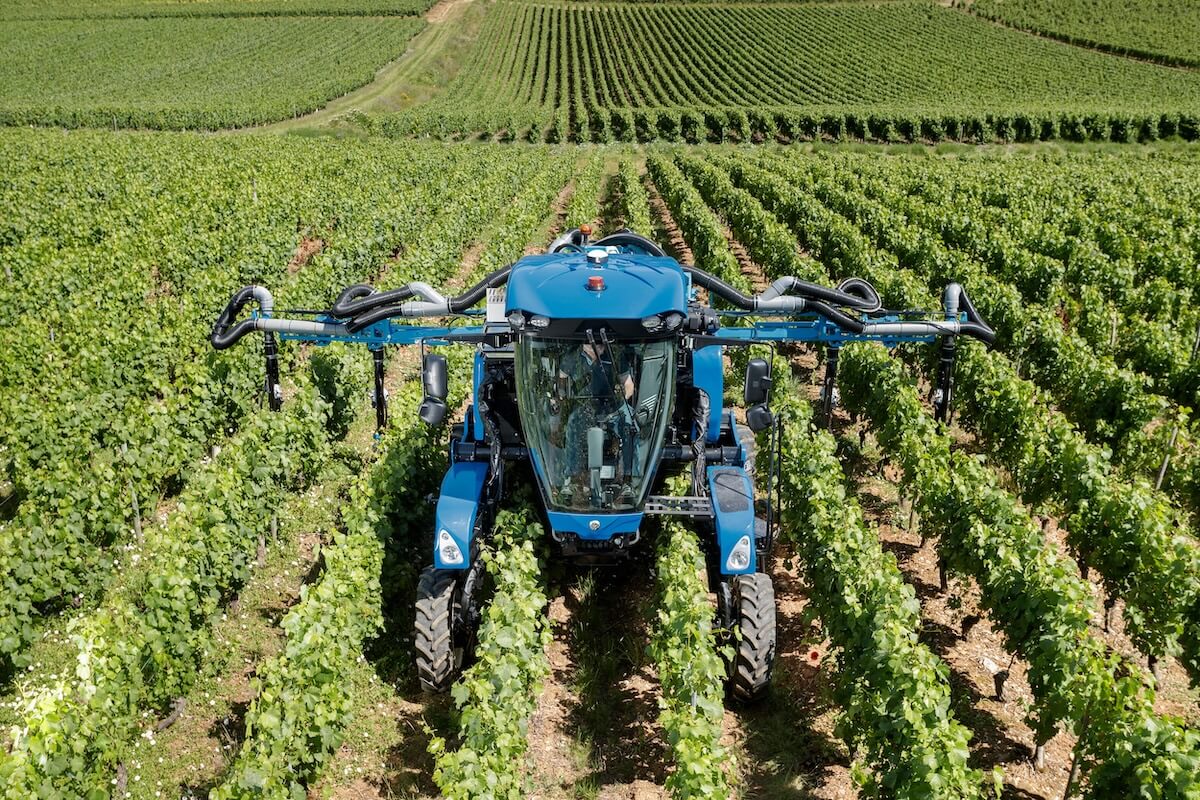 Vendemmiatrice Braud 9.80N scarrata del modulo vendemmiatrice ed equipaggiata con un'irroratrice